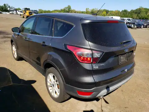 1FMCU9G99HUD29645 — 2017 Ford Escape, zdjęcie 2 z Copart 29.09.2026, Uszkodzenia mechaniczne