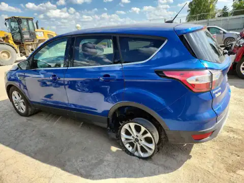 1FMCU0GD6HUC66696 — 2017 Ford Escape, zdjęcie 2 z Copart, Przód