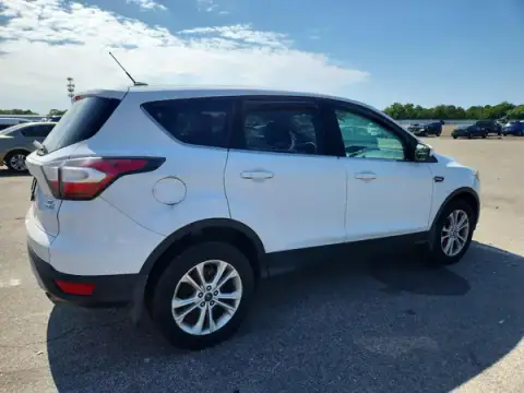 1FMCU9GD2HUA21236 — 2017 Ford Escape, photo 3 from Copart 02.10.2026, Minor dents and scratches