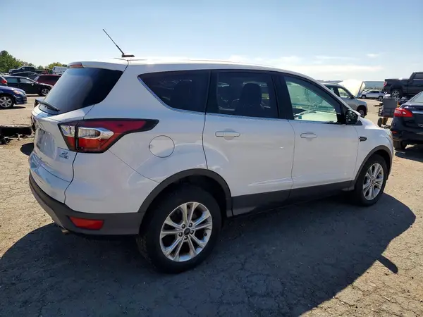 1FMCU9GD3HUB48206 — 2017 Ford Escape, zdjęcie 3 z Copart 09.10.2026, Tył