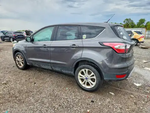 1FMCU0GD9HUD44047 — 2017 Ford Escape, фото 2 з Copart 30.09.2026, Механічні пошкодження