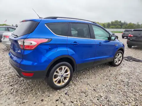 1FMCU9GD8HUB01446 — 2017 Ford Escape, photo 3 from Copart 24.09.2026, Mechanical damage