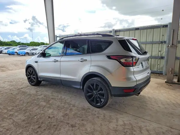 1FMCU0GD1HUD03475 — 2017 Ford Escape, фото 2 з Copart 06.10.2026, Незначні вм’ятини й подряпини