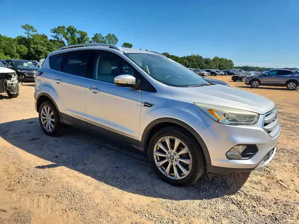 1FMCU0JDXHUD83772 — 2017 Ford Escape, фото 4 с аукциона Copart 13.10.2026, Мелкие вмятины и царапины