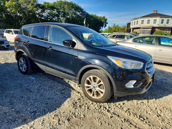 1FMCU9GDXHUD01552 — 2017 Ford Escape, zdjęcie 4 z Copart 02.10.2026, Przód