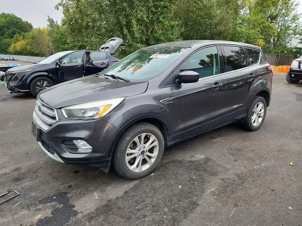 1FMCU9GD2HUD66637 Ford Escape 2017 — uszkodzenie Bok, zdjęcie przed naprawą