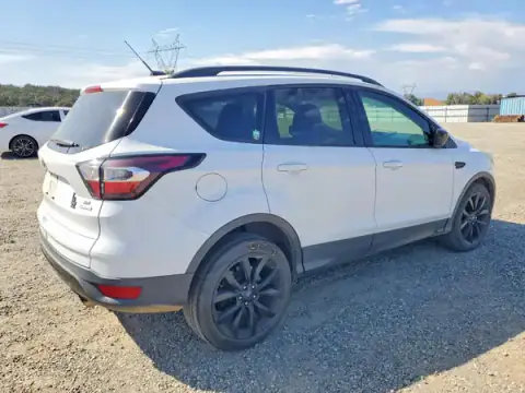 1FMCU0GDXHUC26413 — 2017 Ford Escape, фото 3 з Copart, Незначні вм’ятини й подряпини