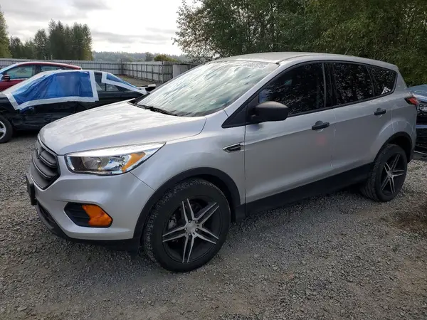 1FMCU0F71HUE98005 Ford Escape 2017 — Front end damage, before-repair photo