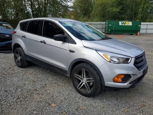 1FMCU0F71HUE98005 — 2017 Ford Escape, photo 4 from Copart, Front end