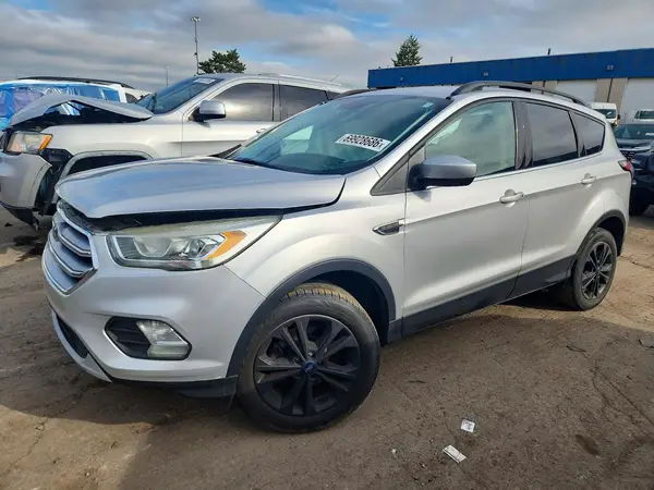 1FMCU0GD6HUD65129 Ford Escape 2017 — uszkodzenie Tył, zdjęcie przed naprawą
