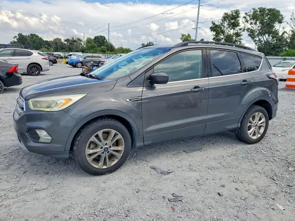 1FMCU9GD7HUB22434 Ford Escape 2017 — uszkodzenie Uszkodzenia mechaniczne, zdjęcie przed naprawą