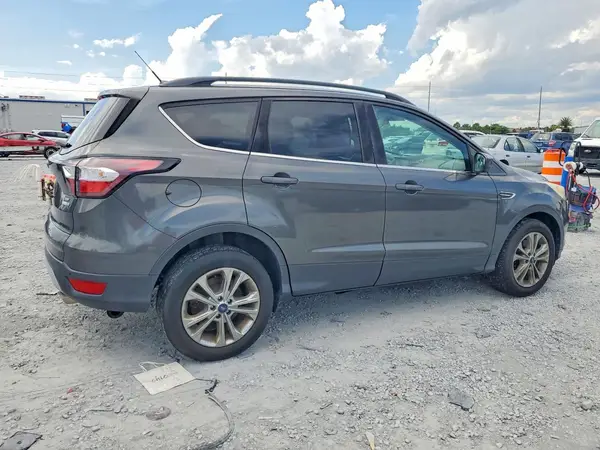 1FMCU9GD7HUB22434 — 2017 Ford Escape, zdjęcie 3 z Copart 25.09.2026, Uszkodzenia mechaniczne