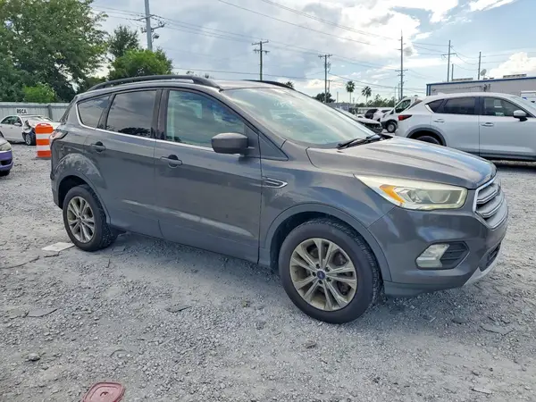 1FMCU9GD7HUB22434 — 2017 Ford Escape, zdjęcie 4 z Copart 25.09.2026, Uszkodzenia mechaniczne