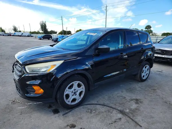 1FMCU0F71HUD71044 Ford Escape 2017 — повреждение Передняя часть, фото до ремонта