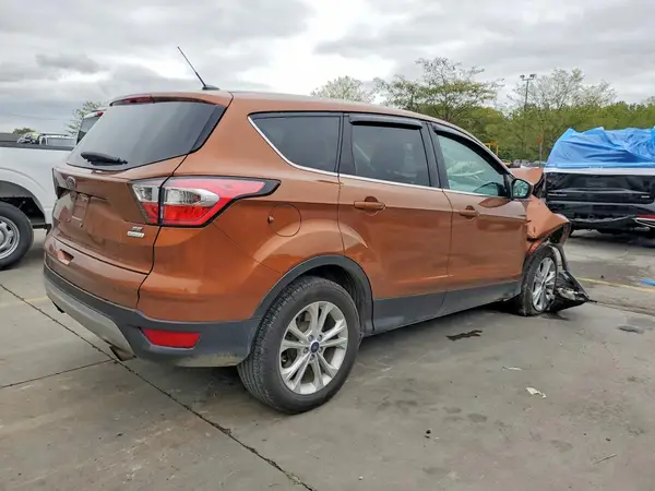 1FMCU0GD0HUC22855 — 2017 Ford Escape, photo 3 from Copart, Front end