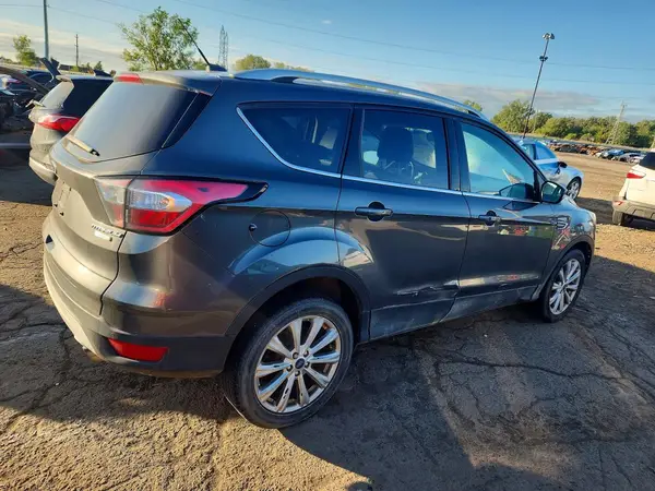 1FMCU0JD5HUD38237 — 2017 Ford Escape, photo 3 from Copart 02.10.2026, Side