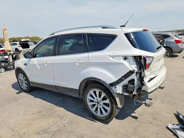 1FMCU0J90HUA38603 — 2017 Ford Escape, фото 2 с аукциона Copart, Задняя часть