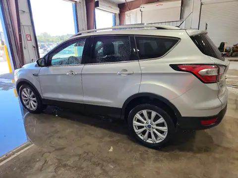 1FMCU0JD9HUD84752 — 2017 Ford Escape, фото 2 с аукциона Copart 21.10.2026, Град