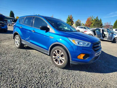 1FMCU0F71HUA23583 — 2017 Ford Escape, foto 4 de Copart 27.10.2026, Parte trasera