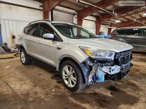 1FMCU0GDXHUD13891 — 2017 Ford Escape, foto 4 de Copart 23.10.2026, Parte delantera