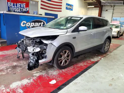 1FMCU0GD4HUC62260 — 2017 Ford Escape, წინა ნაწილი, ფოტოები შეკეთებამდე