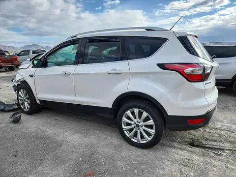 1FMCU0J93HUD54299 — 2017 Ford Escape, zdjęcie 2 z Copart 22.10.2026, Przód