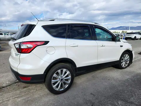 1FMCU0J93HUD54299 — 2017 Ford Escape, zdjęcie 3 z Copart 22.10.2026, Przód