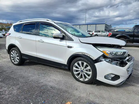 1FMCU0J93HUD54299 — 2017 Ford Escape, zdjęcie 4 z Copart 22.10.2026, Przód