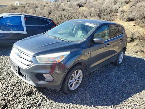1FMCU9G90HUD44681 — 2017 Ford Escape, Мелкие вмятины и царапины (Minor Dent/Scratches), фото до ремонта
