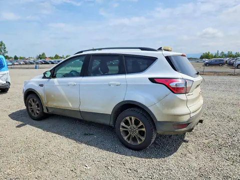 2018 Ford Escape VIN 1FMCU9GD6JUC60603 фото 2
