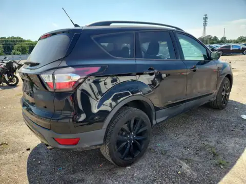 1FMCU0GD3JUD05444 — 2018 Ford Escape, zdjęcie 3 z Copart 29.09.2026, Normalne zużycie