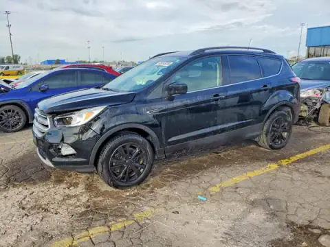 1FMCU9GD0JUB74834 — 2018 Ford Escape, ПЕРЕДНЯЯ ЧАСТЬ (Front End), фото до ремонта