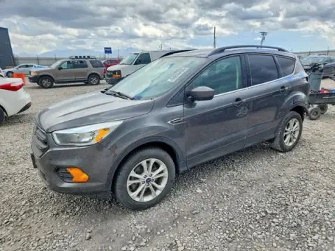 1FMCU9GD3JUD04945 Ford Escape 2018 — Rear end damage, before-repair photo