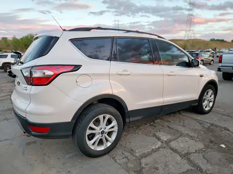 2018 Ford Escape VIN 1FMCU9HD3JUB73286 фото 3