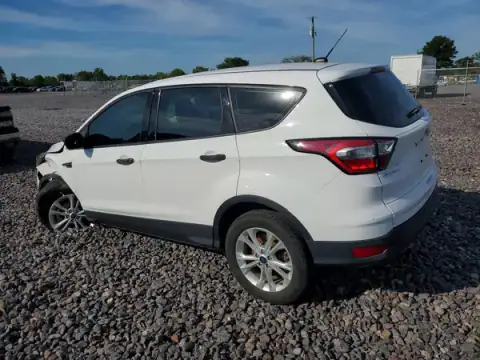 1FMCU0F71JUA24237 — 2018 Ford Escape, photo 2 from Copart 13.10.2026, Front end