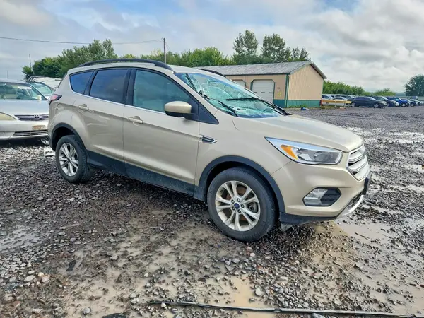 1FMCU9GD2JUC46147 — 2018 Ford Escape, фото 4 с аукциона Copart 12.10.2026, Передняя часть