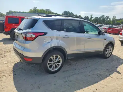 1FMCU9GD4JUB76151 — 2018 Ford Escape, zdjęcie 3 z Copart 30.09.2026, Normalne zużycie