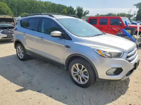 1FMCU9GD4JUB76151 — 2018 Ford Escape, zdjęcie 4 z Copart 30.09.2026, Normalne zużycie