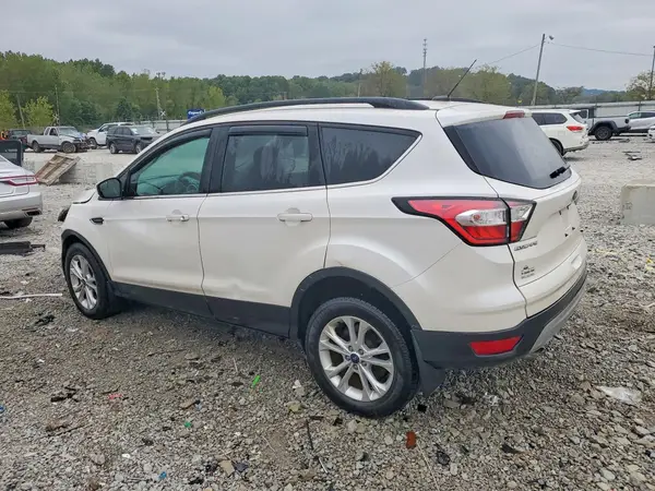 1FMCU0GD1JUB08644 — 2018 Ford Escape, zdjęcie 2 z Copart, Przód