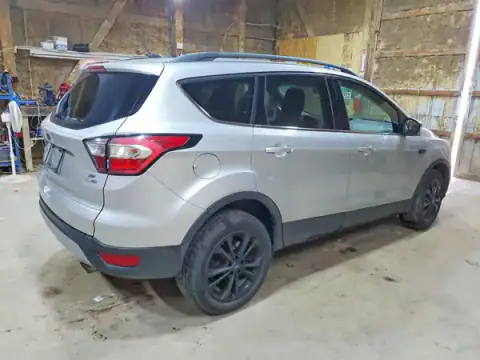 1FMCU9GDXJUB29335 — 2018 Ford Escape, photo 3 from Copart 29.09.2026, Mechanical damage