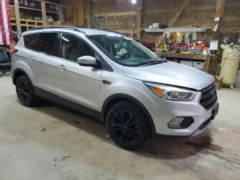 1FMCU9GDXJUB29335 — 2018 Ford Escape, photo 4 from Copart 29.09.2026, Mechanical damage