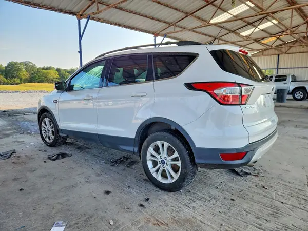1FMCU0GD6JUD38938 — 2018 Ford Escape, zdjęcie 2 z Copart 08.10.2026, Drobne wgniecenia i rysy