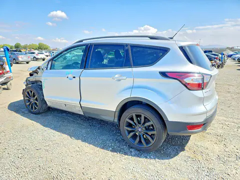 2018 Ford Escape VIN 1FMCU0GD3JUB13926 фото 2