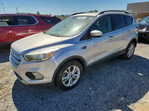 1FMCU0GD2JUB15795 Ford Escape 2018 — Minor dents and scratches damage, before-repair photo