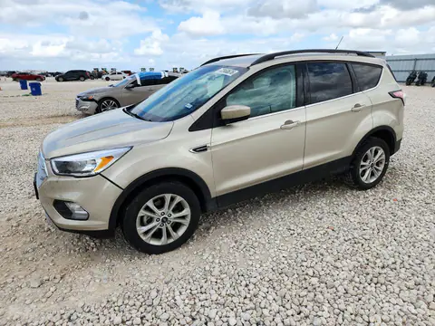 1FMCU0GD9JUD50341 — 2018 Ford Escape, Przód, zdjęć przed naprawą