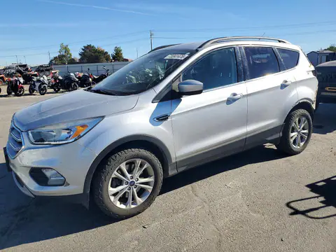 1FMCU9GD2JUB13243 — 2018 Ford Escape, Parte trasera (Rear End), fotos antes de reparar