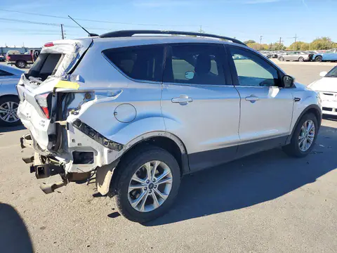 1FMCU9GD2JUB13243 — 2018 Ford Escape, zdjęcie 3 z Copart 22.10.2026, Tył