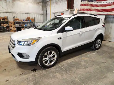 1FMCU9GD8JUB32038 Ford Escape 2018 — Minor dents and scratches damage, before-repair photo