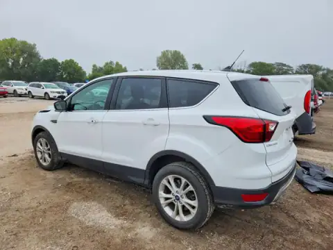1FMCU0GD8KUB65487 — 2019 Ford Escape, foto 2 de Copart, Parte delantera