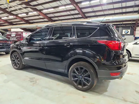 1FMCU9GD1KUB30469 — 2019 Ford Escape, zdjęcie 2 z Copart 23.10.2026, Drobne wgniecenia i rysy